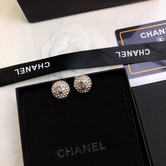 Authentic Chanel earrings - Picture 4 of 8